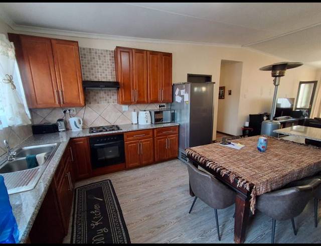 3 BEDROOM HOUSE FOR SALE IN LIEFDE EN VREDE